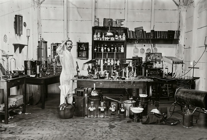El laboratorio del Ingenio San Antonio, en Chichigalpa, donde preparaban la elaboración de aguardiente desde su fundación en 1890