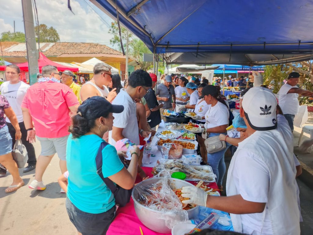 Visitantes en la Feria Gastronómica del Mar 2025, Corinto, Chinandega