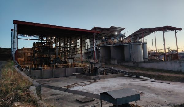 Una imagen del plantel abandonado en Villanueva, Chinandega, que era parte del sistema de extorsión creado por la familia Ortega Murillo. Foto/Cortesía