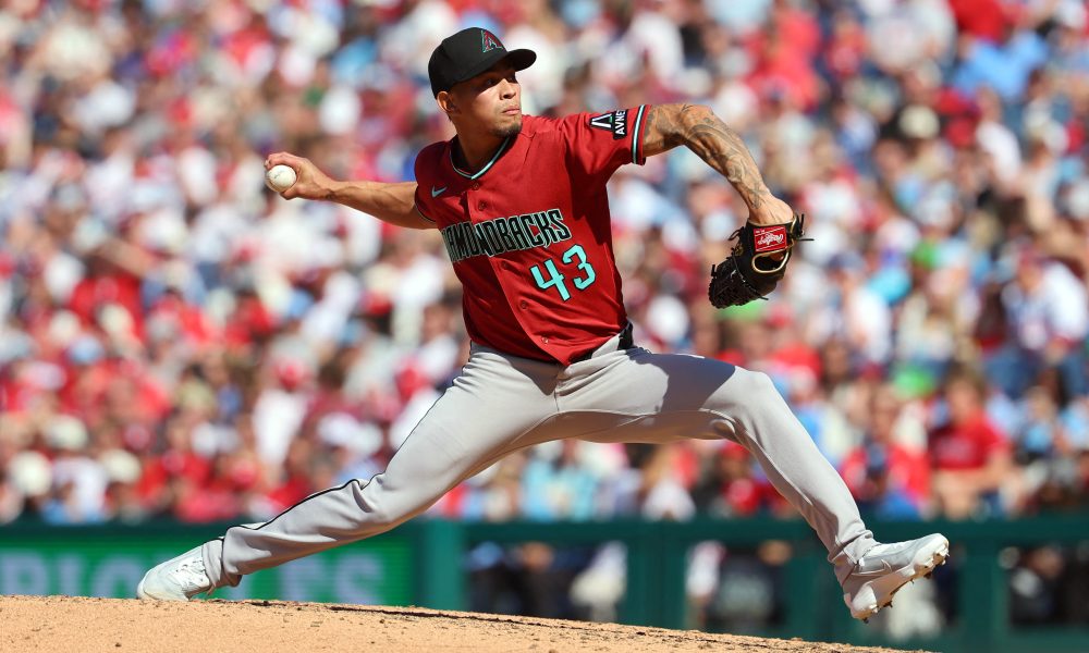 Jonathan Loáisiga batalló ante los Rojos este viernes en Cincinnati.
