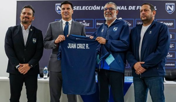 Juan Cruz Real fue presentado como nuevo entrendor de Nicaragua.