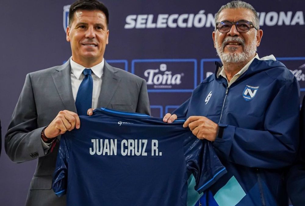Juan Cruz Real tendrá su primera experiencia en un banquillo de selección.