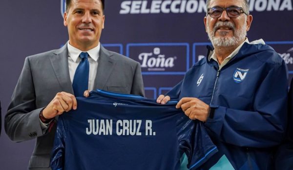Juan Cruz Real tendrá su primera experiencia en un banquillo de selección.