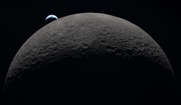 La NASA publicó las primeras imágenes del lado oscuro de la Luna que captó la tripulación de Artemis II. Foto: NASA
