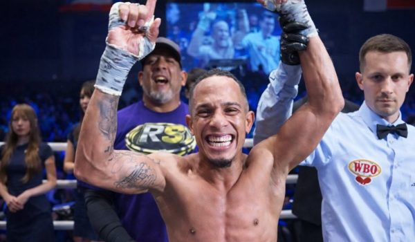 Boricua René Santiago defendió sus títulos mundiales ante el excampeón Taniguchi