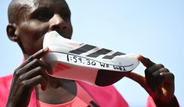 Las zapatillas un elemento clave para el récord de maratón de Sabastian Sawe