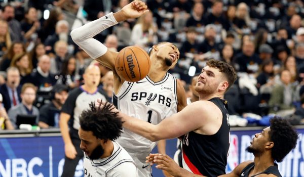 El temor invade a los Spurs de San Antonio por la lesión de su jugador franquicia