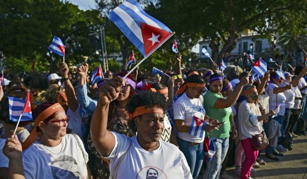 Cuba asegura que EE. UU. «extorsiona» para que países de AL cancelen servicios médicos cubanos