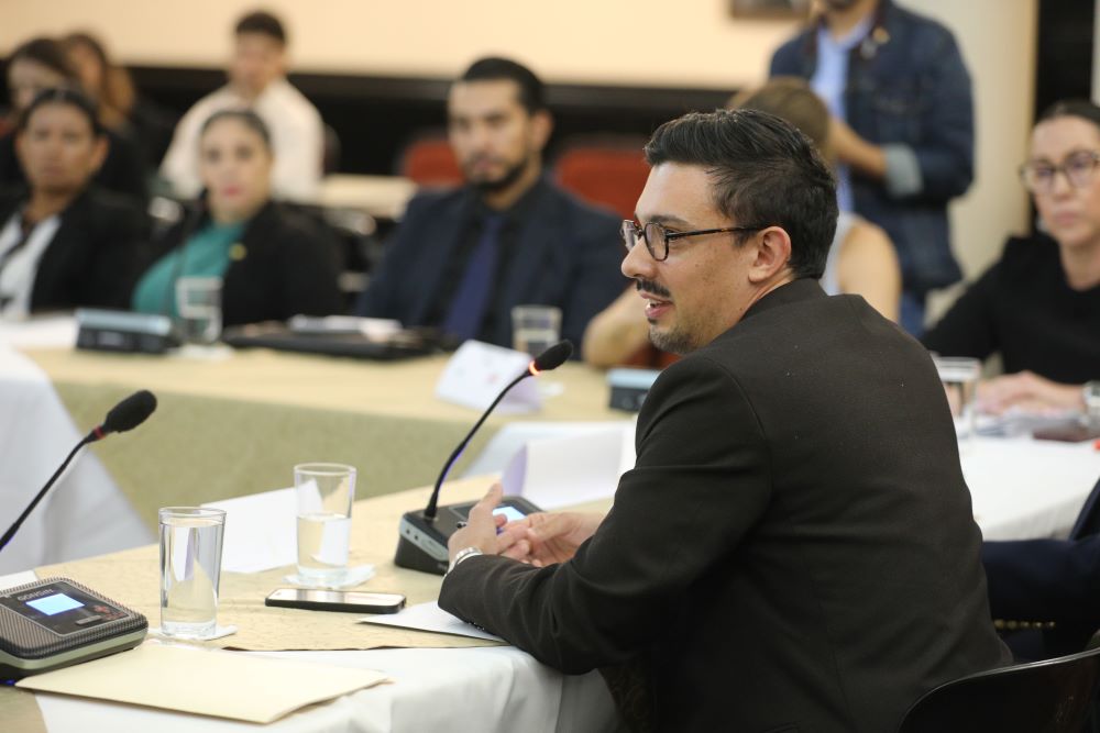 El diputado electo Antonio Trejos escuchó las propuestas de oenegés y dijo estar abierto a impulsar iniciativas en pro de refugiados y solicitantes en Costa Rica