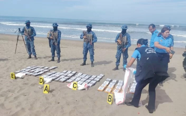Ejército de Nicaragua incauta cocaína en zona costera. Foto: Nueva Radio Ya.