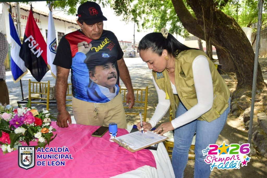 Firma de entrega de sitio para construcción del paseo turístico de Sutiaba en León. Foto: Tomada de la Alcaldía de León.