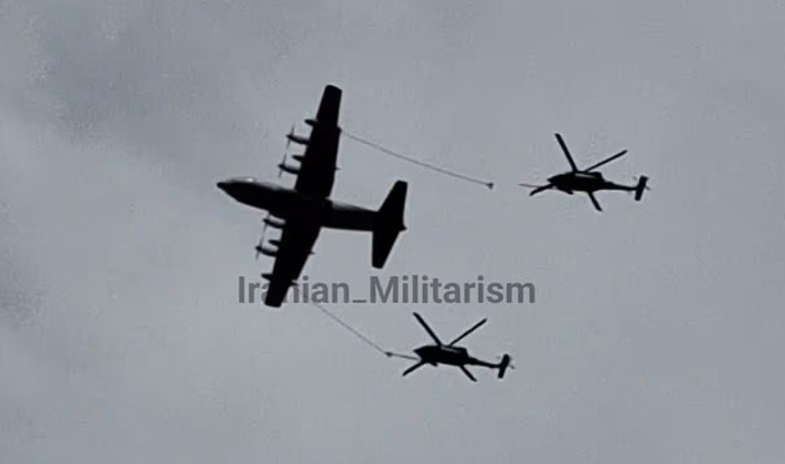 Imágenes tomadas en Irán que muestran helicópteros repostando. Fotografía: Medios estatales iraníes