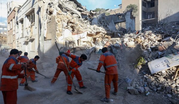 Irán lanza misiles y drones sobre países del Golfo