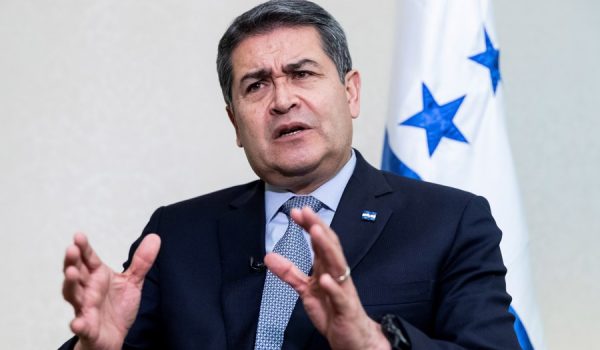 Juan Orlando Hernández podrá regresar a Honduras