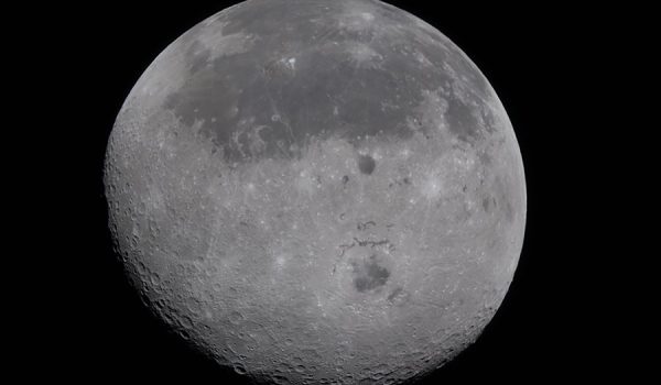 La misión Artemis II sobrevuela el lado oculto de la Luna y emprende el regreso a la Tierra