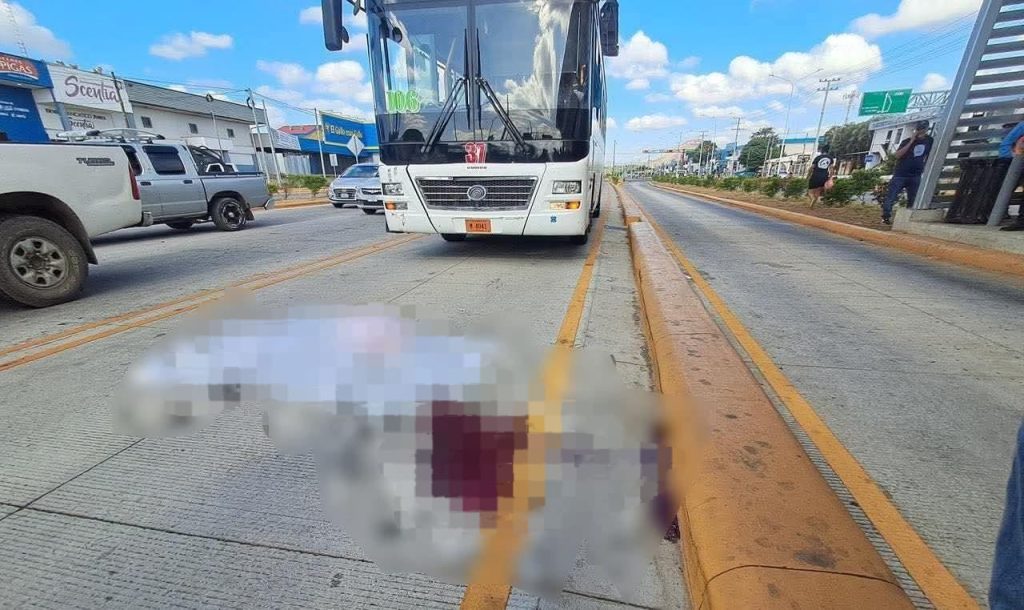 Mujer muere arrollada por conductor de ruta 106 en Managua. Foto: Canal 10 Nicaragua/Facebook.
