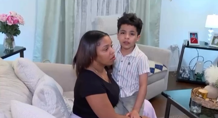 Diana Hernández y su hijo Alexander. LA PRENSA/ REPRODUCCIÓN DE VIDEO/ REDES SOCIALES