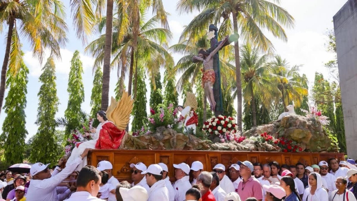 Viacrucis Penitencial de la Sangre de Cristo realizado a lo interno de los predios de la Catedral Metropolitana. Foto: Tomada de la Arquidiócesis de Managua.