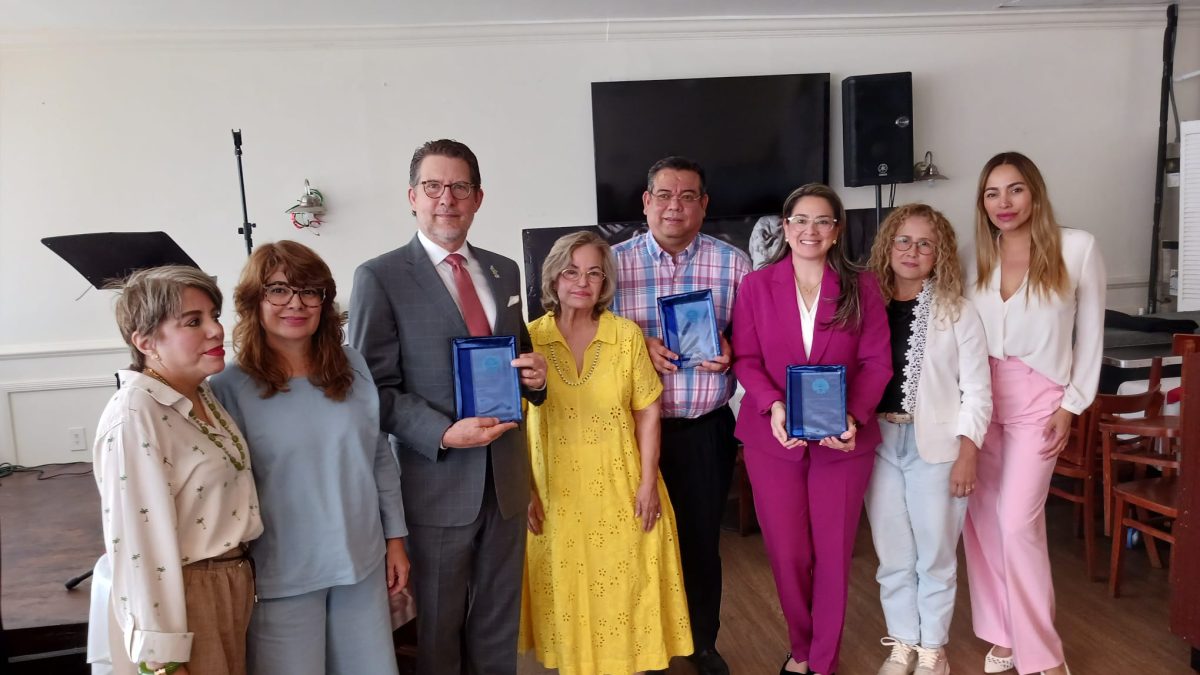 reconocimiento a LA PRENSA