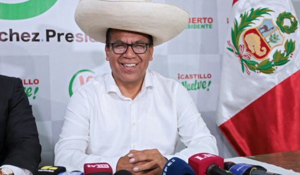 Elecciones en Perú: Roberto Sánchez cerca de segunda vuelta