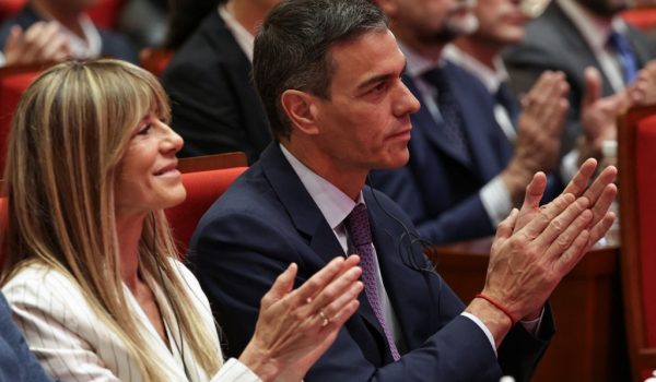 España: Begoña Gómez, esposa de Pedro Sánchez, acusada de corrupción