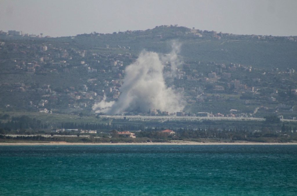 Pese al anuncio de un alto al fuego de 10 días, hoy se registraron ataques aéreos israelíes en el sur de Líbano. Kawnat HAJU / AFP