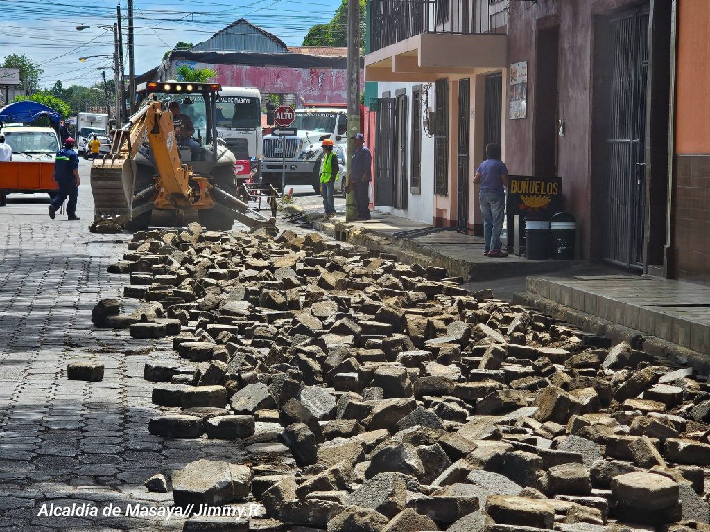Alcaldía de Masaya anuncia sustitución de adoquines por concreto hidráulico en vía principal de Masaya. Foto: Tomada de la comuna de Masaya.
