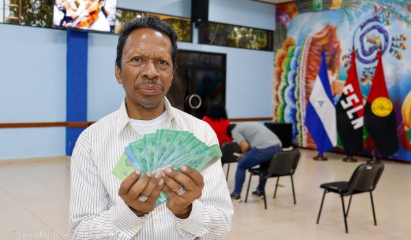 Los empleados públicos recibieron su salario incompleto por las deducciones impuestas por la dictadura. Tomada de redes sociales / páginas oficialistas