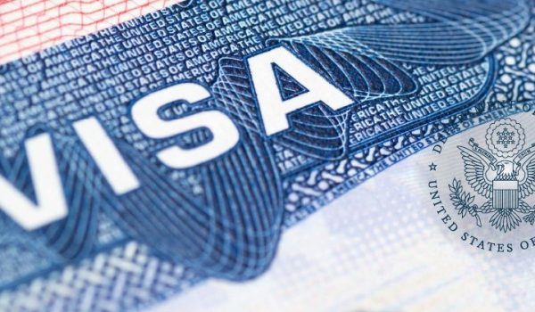 Conseguir la visa estadounidense de no inmigrante podría depender de si temes o no volver a tu país de origen. Foto: Tomada de redes sociales.