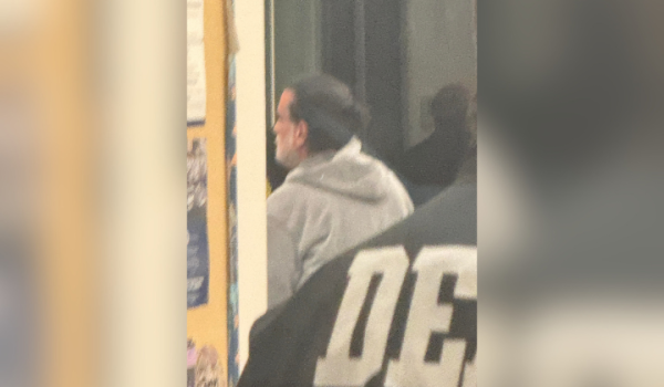 Fotografía del empresario colombiano Alex Saab escoltado por agentes de la DEA a su llegada este 16 de mayo de 2026, al aeropuerto de Opa-locka, en el condado de Miami-Dade (EE.UU.). EFE/ Anthony Belchi MÁXIMA CALIDAD DISPONIBLE