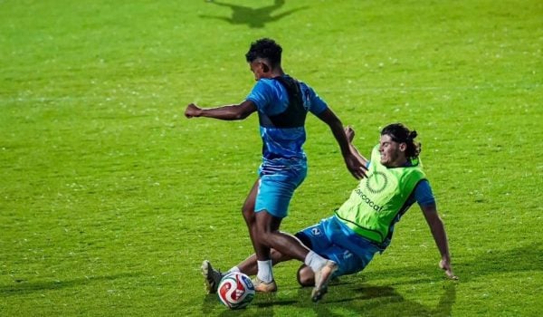 Anyelo Velásquez y Jonathan Moncada durante un entrenamiento en Sudáfrica.