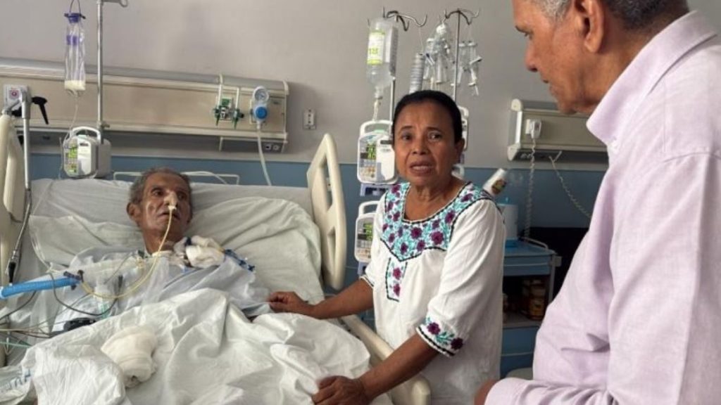 Brooklyn Rivera visitado en el hospital por Nancy Elizabeth Henríquez y Lumberto Campbell. Foto: medios oficialistas.