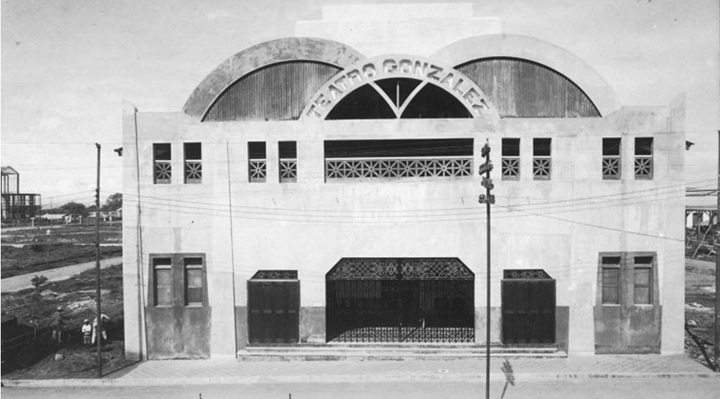 El primer Teatro González que existió en Managua, destruido por un incendio en 1945. LA PRENSA/ CORTESÍA