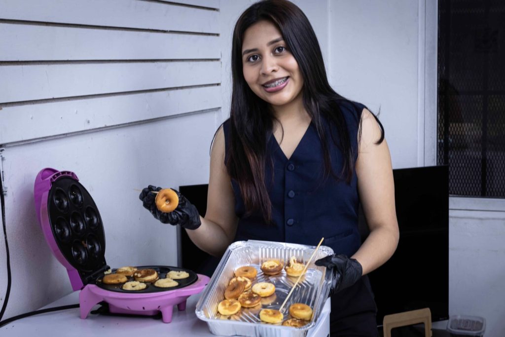 Cristel Rocío sueña con abrir su propio local de donas en Costa Rica