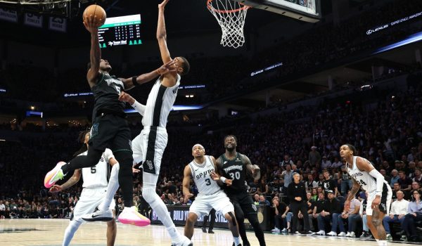Brutal labor de los Spurs de Wembanyama para avanzar a la final del Oeste