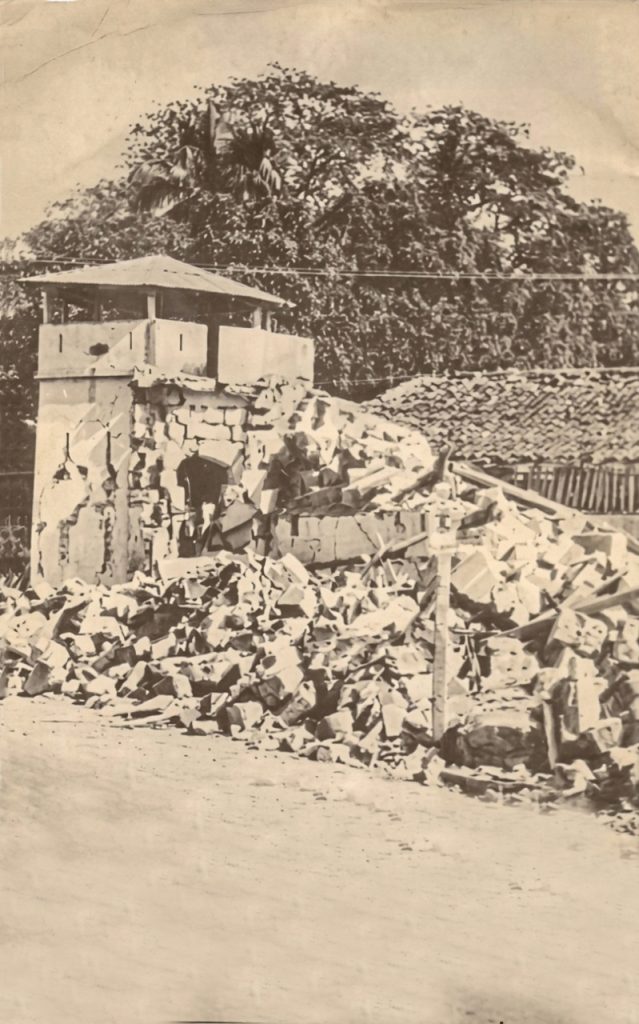 El torreón norte y la pared del mismo costado, severamente dañados por el terremoto de 1972. LA PRENSA / ARCHIVO REDES