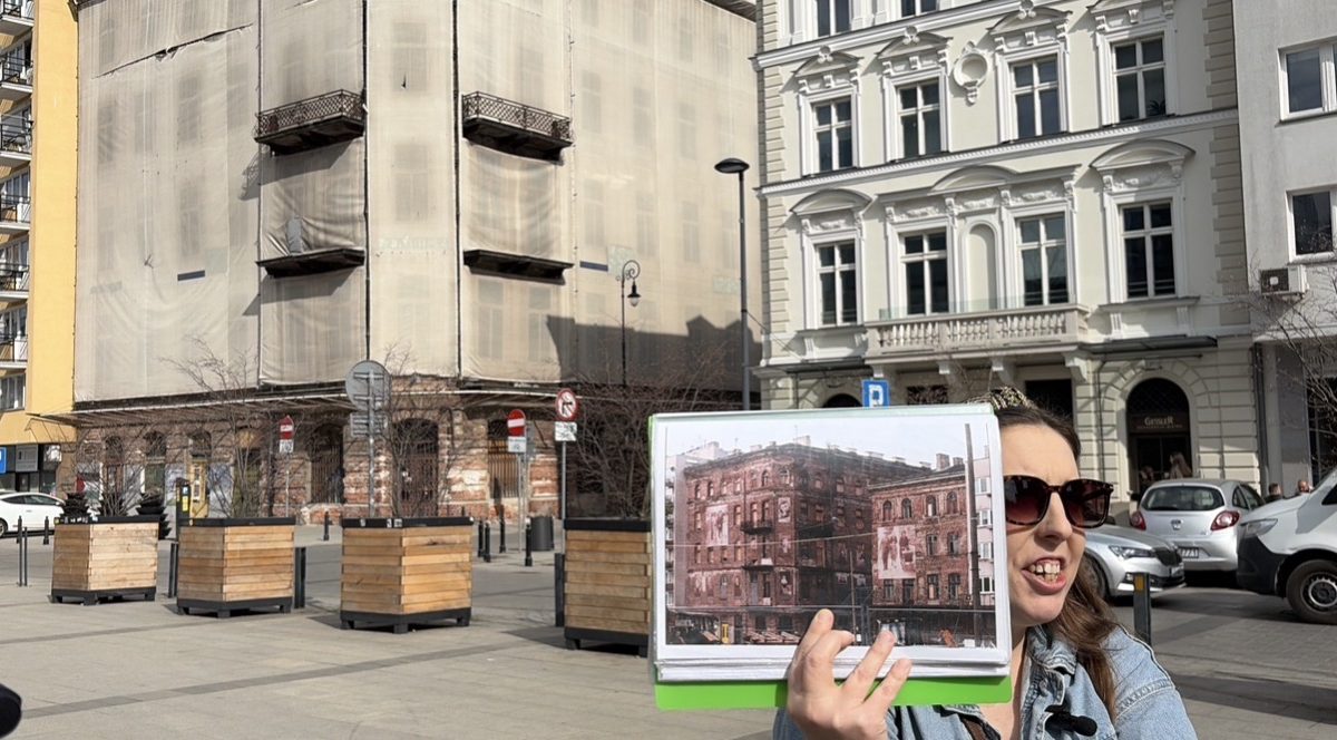 Uno de los edificios más antiguos de Varsovia, que sobrevivió a los bombardeos de la Segunda Guerra Mundial, sobrevivientes del Holocausto