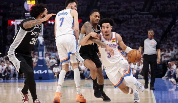 El Thunder se adelanta 3-2 ante Spurs y queda a un paso de las Finales de la NBA