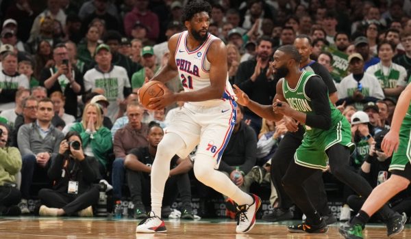 Embiid y sus Sixers completan remontada ante Celtics en el juego decisivo