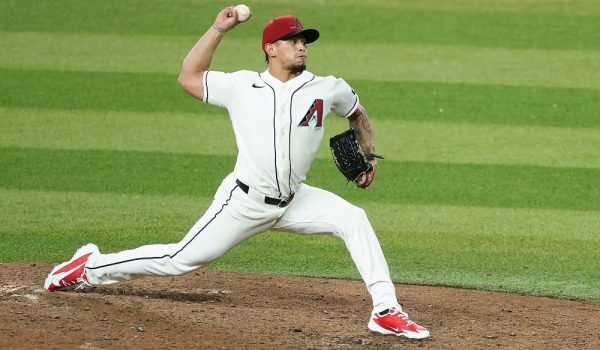 Jonathan Loáisiga en otra gran faena con Arizona.