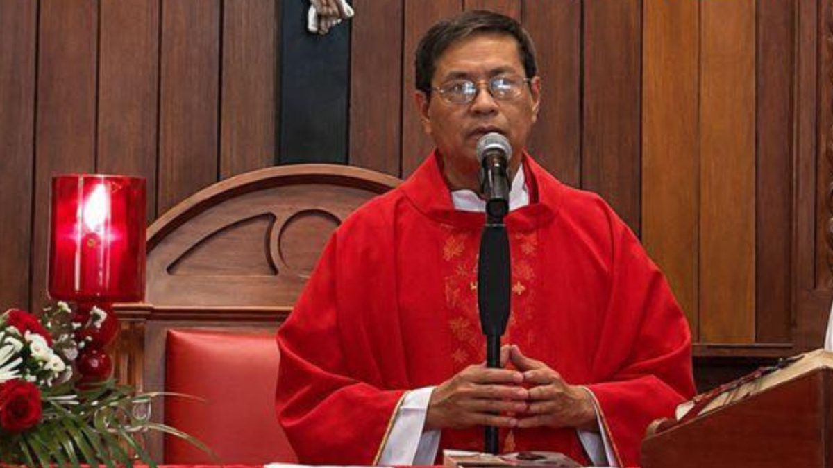 Padre Javier Amador requiere apoyo para gastos médicos. Foto: Tomada de redes sociales.