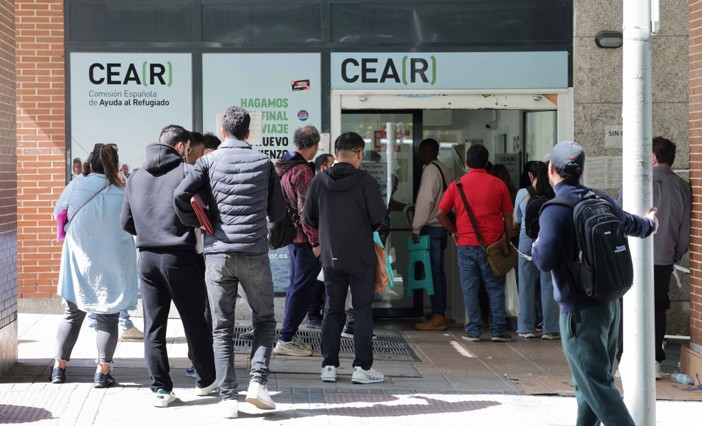 Regularización de migrantes en España