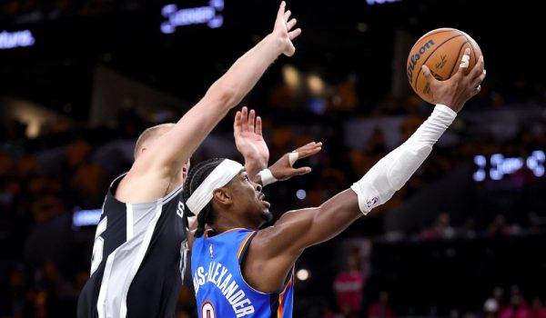Thunder golpea a Spurs en su propia casa y se adelantan 2-1 en la final del Oeste