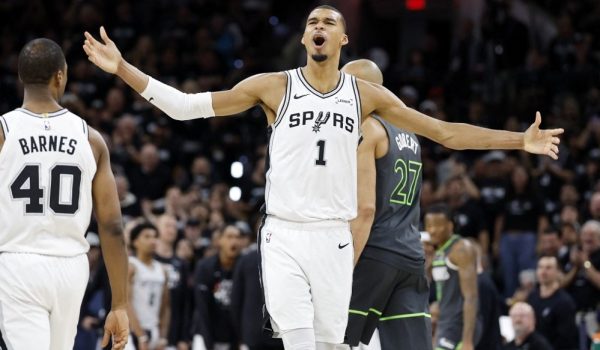 Spurs restauran el orden ante Timberwolves con una monumental vapuleada en la NBA
