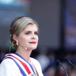 Evacuan a presidenta de Costa Rica tras ruido de explosión en zona de minería ilegal