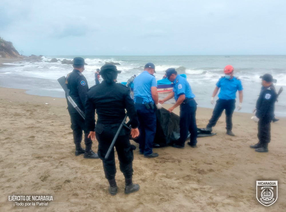 Fuerza Naval recupera el cuerpo de un estadounidense en Casares, Carazo. Foto: Ejército de Nicaragua.