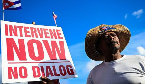 Muchos exiliados cubanos en Estados Unidos esperan que el gobierno de La Habana sea derrocado. Foto: BBC Mundo