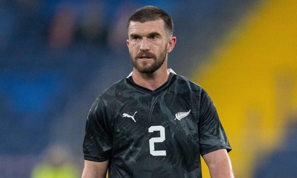 Tim Payne es defensa en la selección de Nueva Zelanda y en el equipo Wellington Phoenix de la liga local de su país. Foto: BBC Mundo