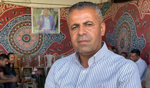 Mohamed Asasa buscó darle a su padre un entierro digno. Foto: BBC Mundo