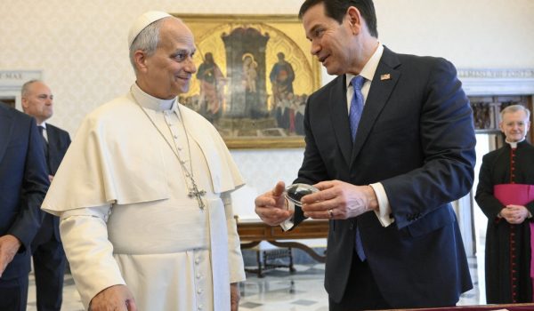 Marco Rubio se entrevista con el papa y subraya «sólidas relaciones» EE. UU.-Vaticano
